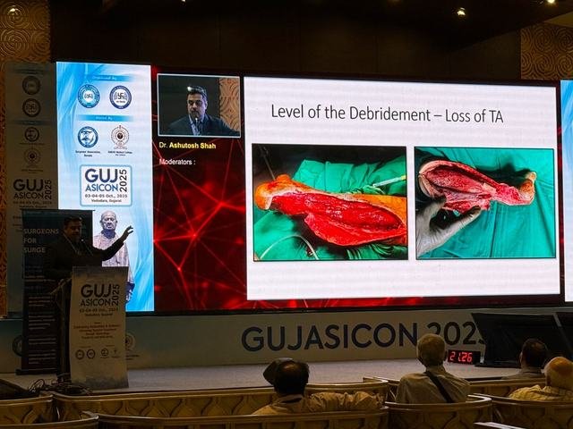 Dr. Ashutosh Shah at GUJASICON 2025, Vadodara (Oct 2025), photo 2