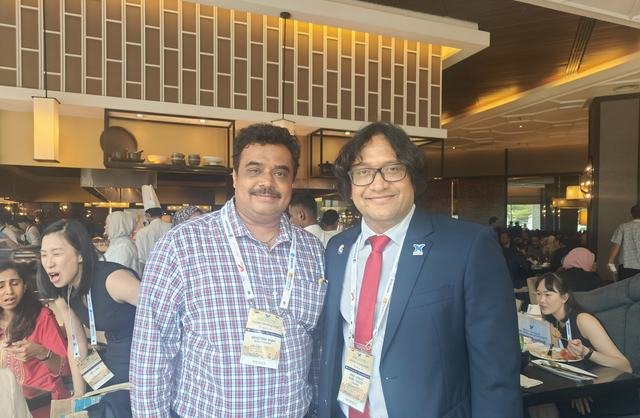 Dr. Ashutosh Shah at International conference, Kuala Lumpur, Malaysia (Nov 2025), photo 1