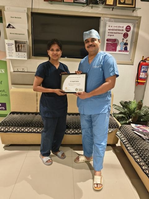 Dr. Ashutosh Shah training Dr. Deepthi Batchu, Surat (May 2024), photo 2